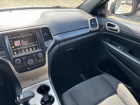 Used 2014 Jeep Grand Cherokee Laredo w/ 18" Wheel & 8.4" Radio Group AWD/4WD image 14
