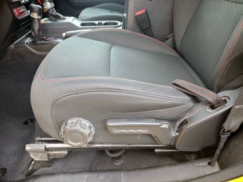 Used 2018 Jeep Wrangler Rubicon image 15