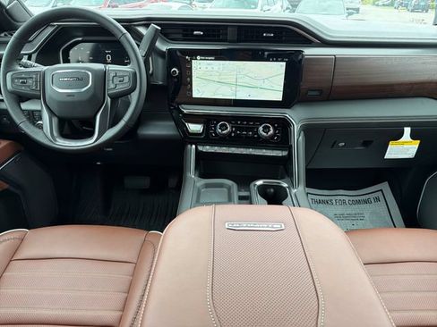 New 2026 GMC Sierra 3500 Denali Ultimate AWD/4WD image 9