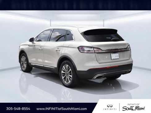 Used 2022 Lincoln Nautilus FWD w/ Premium Package image 6