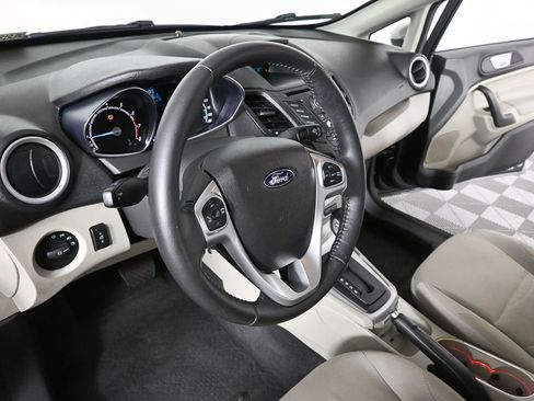 Used 2015 Ford Fiesta SE image 6