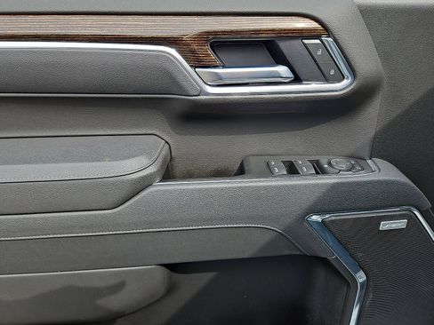 Certified 2025 GMC Sierra 1500 Elevation w/ Preferred Package image 12