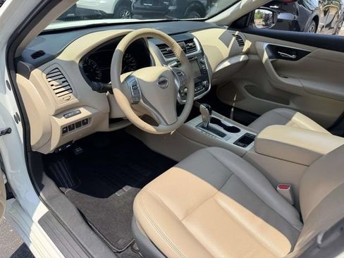 Used 2017 Nissan Altima 2.5 SL w/ 2.5 Technology Package FWD image 11