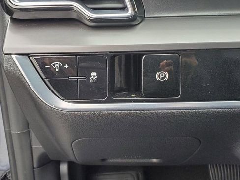 Used 2023 Kia Sportage EX image 16