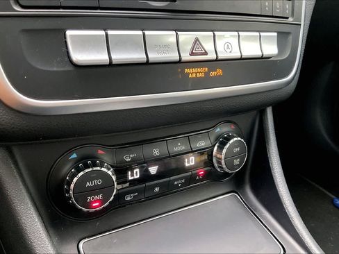 Used 2019 Mercedes-Benz CLA 250 image 31