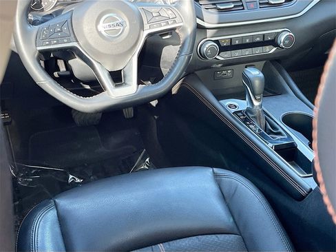 Used 2022 Nissan Altima 2.5 SR w/ Midnight Edition Package image 23