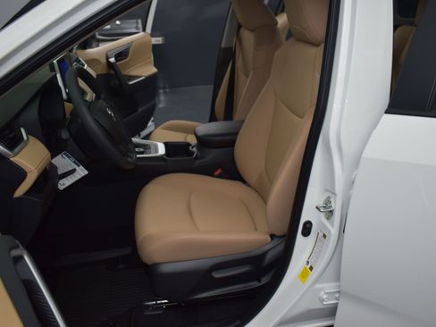 Used 2025 Toyota RAV4 LE image 22