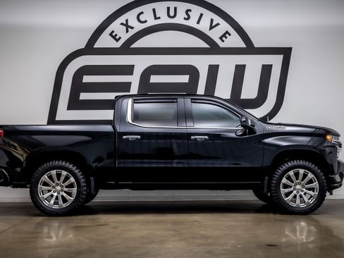 Used 2021 Chevrolet Silverado 1500 High Country w/ Technology Package image 8