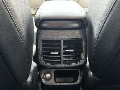 Used 2022 Kia Seltos S FWD image 16