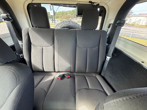 Used 2015 Jeep Wrangler 4WD Sport image 31