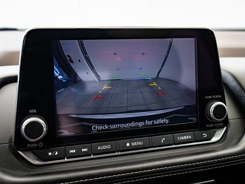 Used 2022 Nissan Rogue SV w/ SV Premium Package image 32