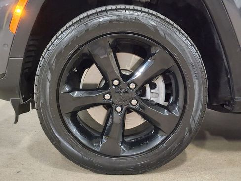 Used 2022 Jeep Grand Cherokee L Limited w/ Luxury Tech Group II image 29