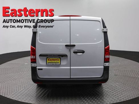 Used 2023 Mercedes-Benz Metris image 6