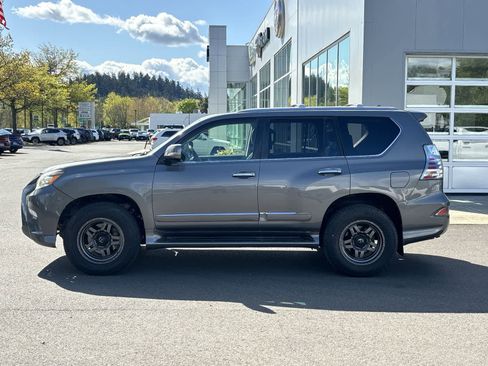 Used 2014 Lexus GX 460 Luxury image 2