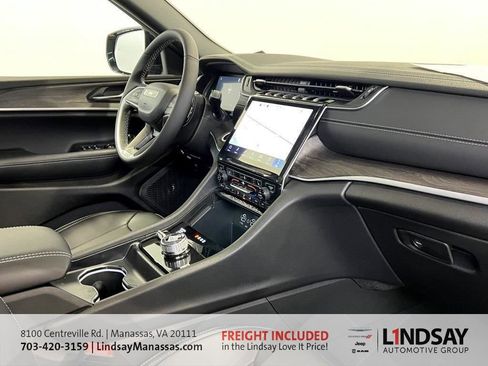 New 2025 Jeep Grand Cherokee Limited image 13