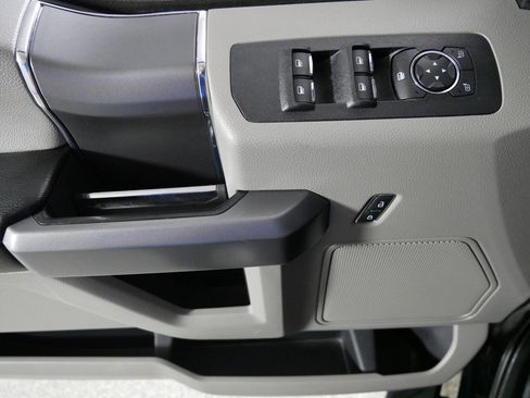 Used 2018 Ford F150 XLT w/ Equipment Group 302A Luxury AWD/4WD image 19