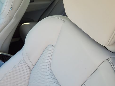 Used 2023 Volvo XC60 B5 Ultimate w/ Protection Package Premier AWD/4WD image 30