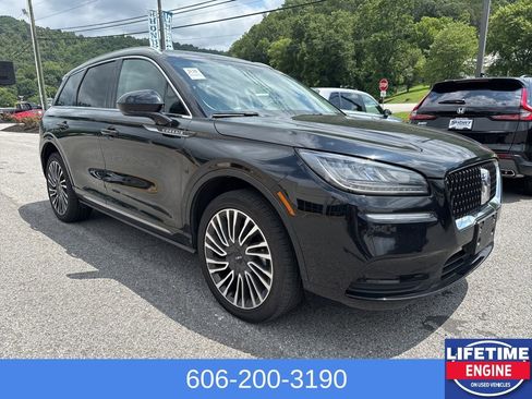 Used 2022 Lincoln Corsair AWD w/ Premium Package image 3