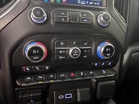 Used 2021 GMC Sierra 1500 AT4 image 6