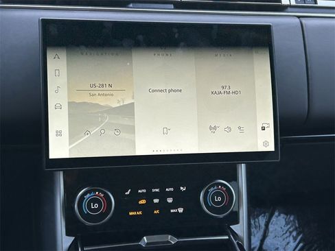 Used 2023 Land Rover Range Rover SE image 20