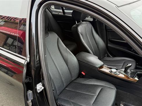 Used 2015 BMW 320i xDrive Sedan image 10