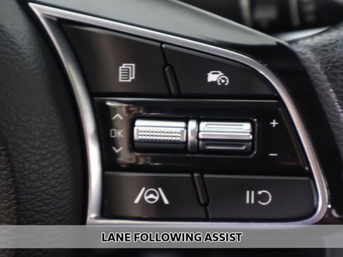 Used 2023 Kia Forte LXS w/ LXS Technology Package image 3