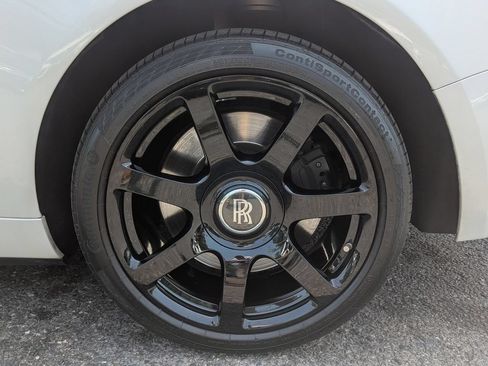 Used 2018 Rolls-Royce Dawn RWD image 72