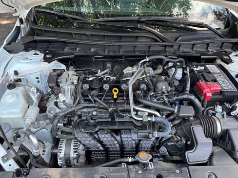 Used 2025 Nissan Altima 2.5 SV FWD image 32