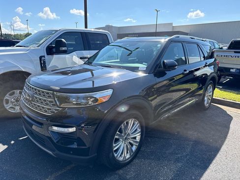 Used 2021 Ford Explorer Limited w/ Equipment Group 301A AWD/4WD image 7