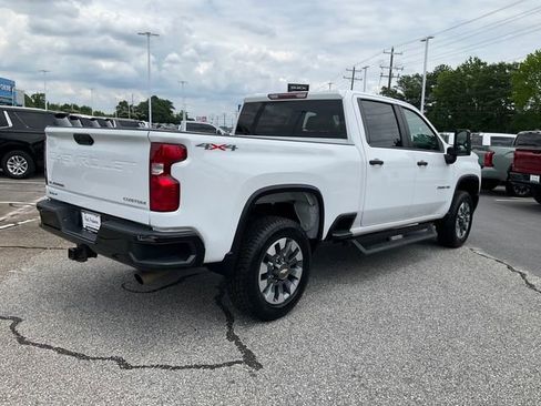 Used 2022 Chevrolet Silverado 2500 Custom w/ Custom Value Package AWD/4WD image 22