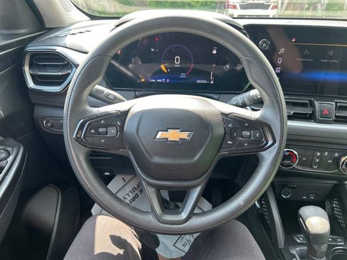 Used 2024 Chevrolet TrailBlazer LS w/ LS Convenience Package AWD/4WD image 19