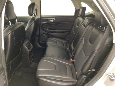 Used 2018 Ford Edge Titanium w/ Technology Package AWD/4WD image 18