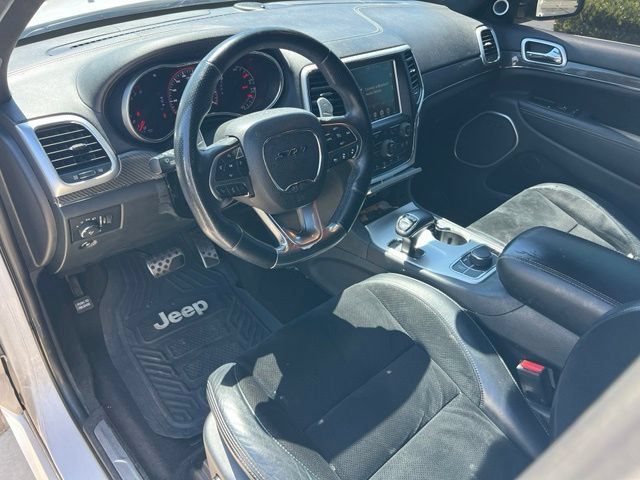 Used 2015 Jeep Grand Cherokee SRT w/ Luxury Group II AWD/4WD image 13