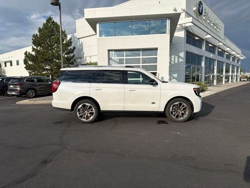 Used 2025 Ford Expedition King Ranch AWD/4WD image 6