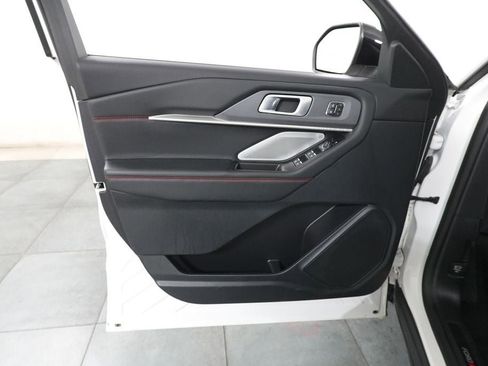 Certified 2025 Ford Explorer ST AWD/4WD image 22