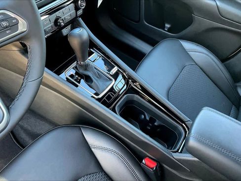 Used 2026 Jeep Compass Latitude image 7