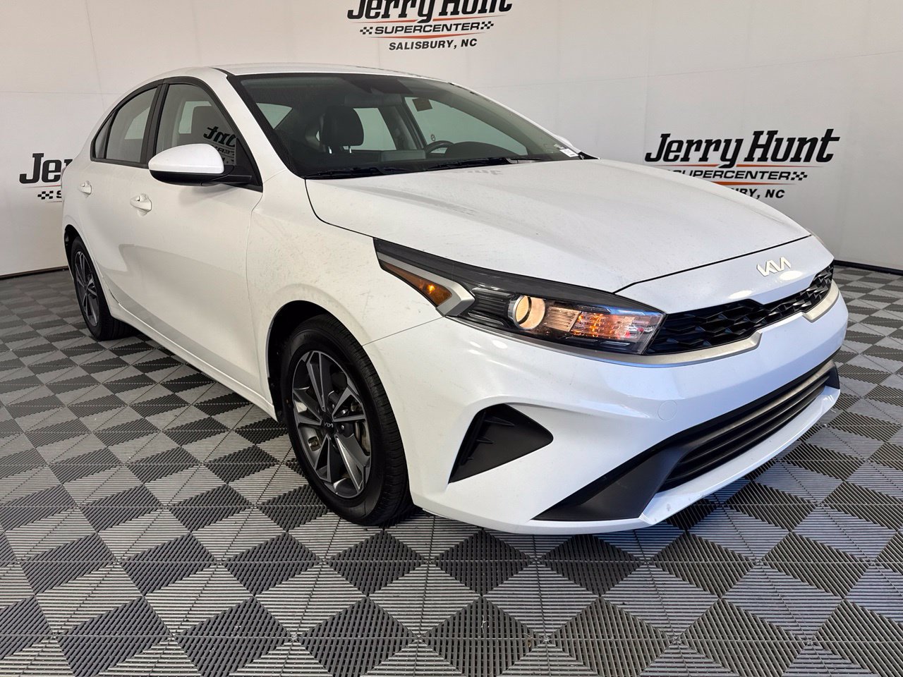 Used 2024 Kia Forte LXS FWD image 6