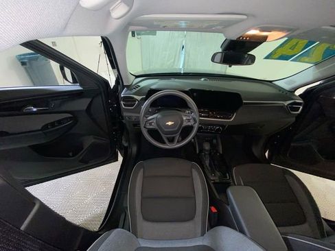 Used 2024 Chevrolet TrailBlazer LT FWD image 34