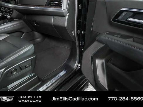 Used 2025 Chevrolet Tahoe LT RWD image 23