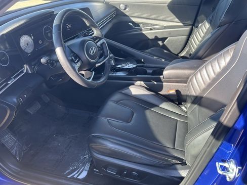 Used 2025 Hyundai Elantra SEL image 4