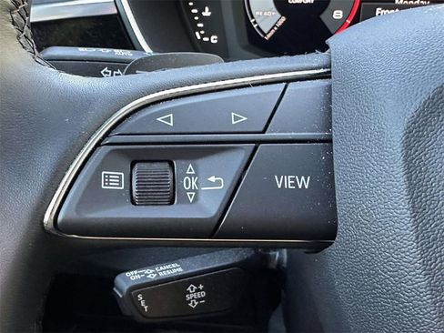 Used 2023 Audi Q3 2.0T Premium w/ Convenience Package image 19