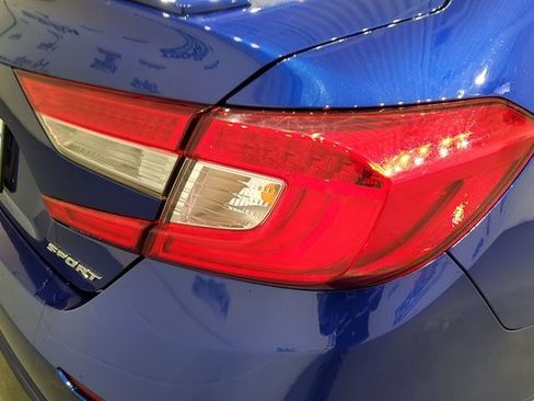 Used 2020 Honda Accord Sport image 9