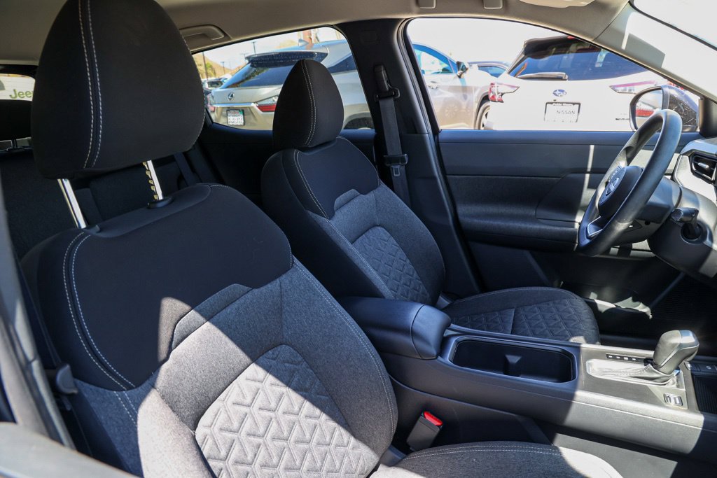 Used 2025 Nissan Kicks SV FWD image 23