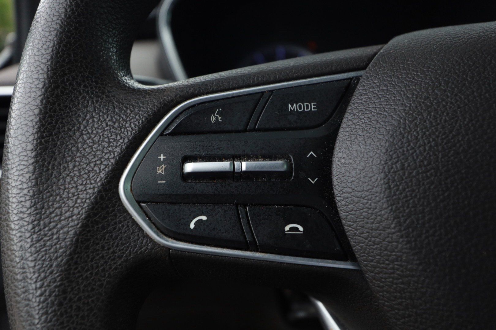 Used 2020 Hyundai Santa Fe SE FWD image 11