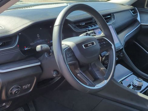 Certified 2023 Jeep Grand Cherokee L Limited w/ Luxury Tech Group II AWD/4WD image 10