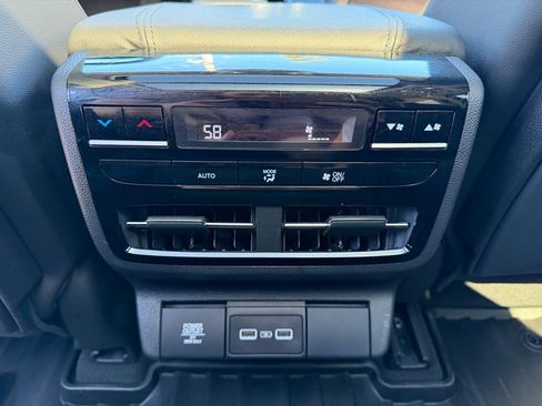 Used 2022 Acura MDX SH-AWD image 22