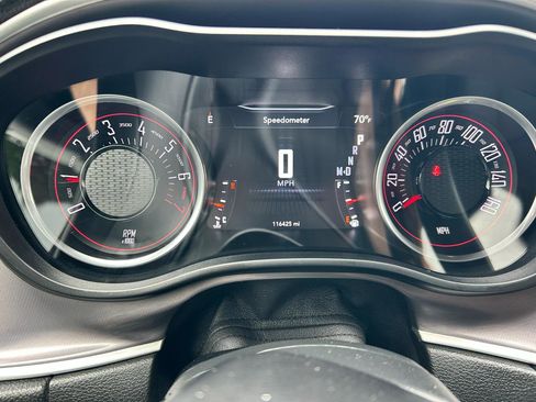 Used 2019 Dodge Challenger SXT RWD image 5