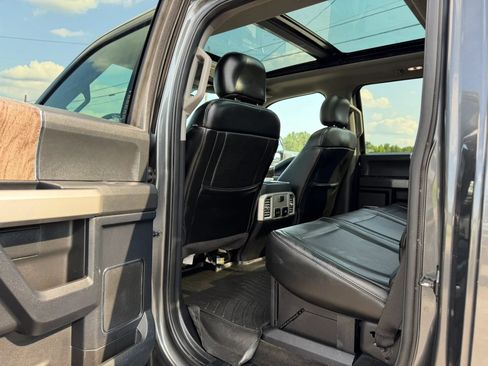 Used 2017 Ford F250 Lariat w/ Lariat Ultimate Package AWD/4WD image 24