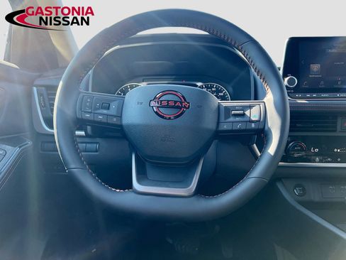 Used 2026 Nissan Rogue SV AWD/4WD image 30