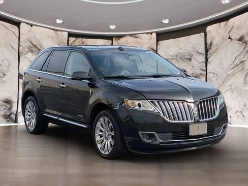 Used 2013 Lincoln MKX FWD image 16